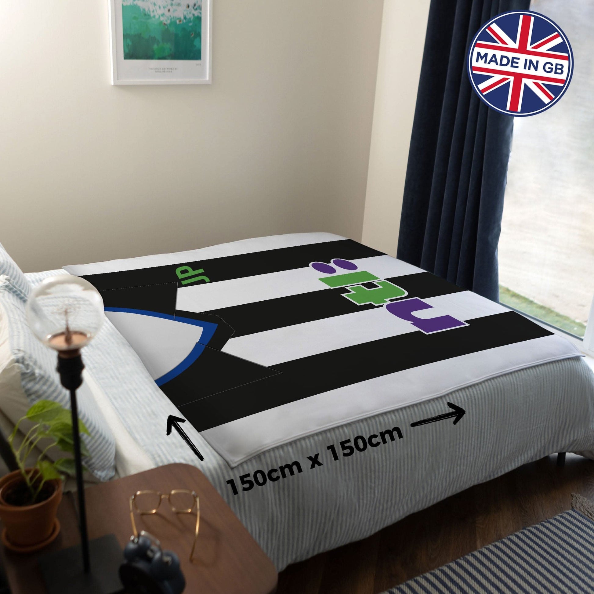 Newcastle FC - 2001 Home Shirt - Retro Fleece Blanket